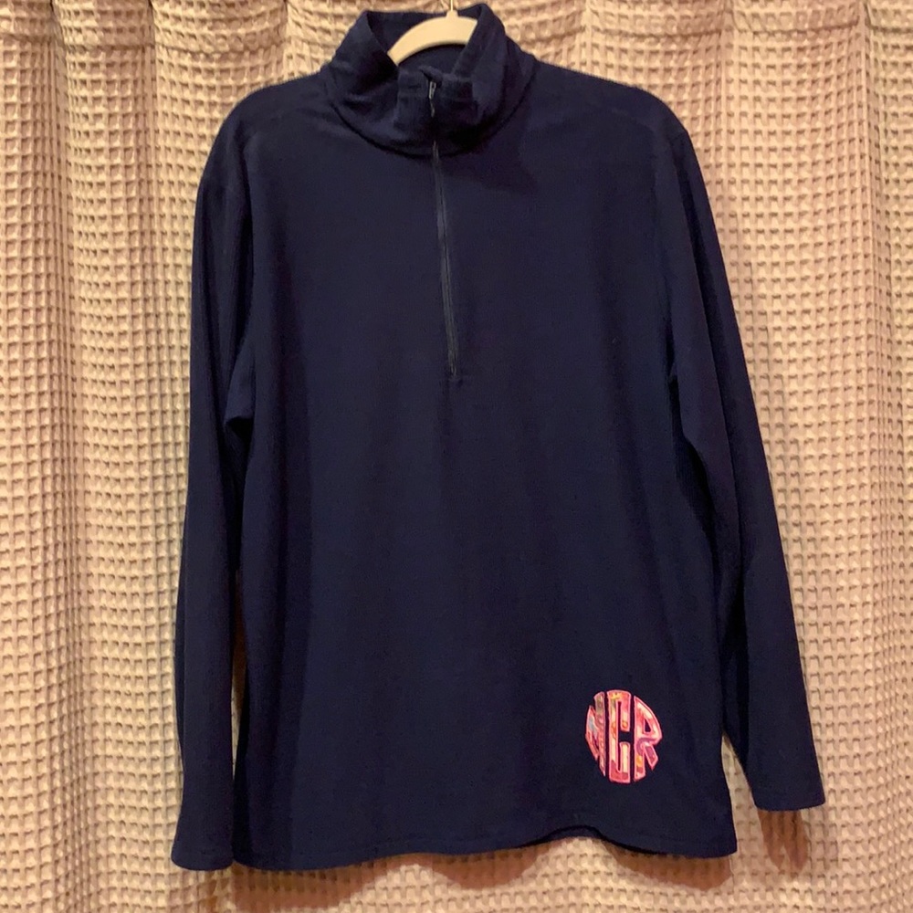 ⚜️ EUC MAGELLAN monogramed waffle textured pullover with {mCr} size Med